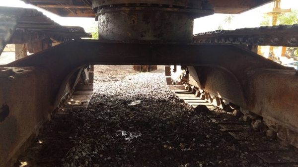 ขายรถแบคโฮ KOMATSU PC100L-1 ช่วงล่างใหญ่ เอวสูง ราคา 400000