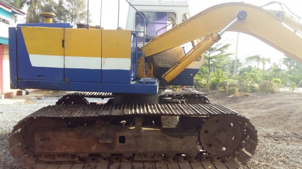 ขายรถแบคโฮ KOMATSU PC100L-1 ช่วงล่างใหญ่ เอวสูง ราคา 400000