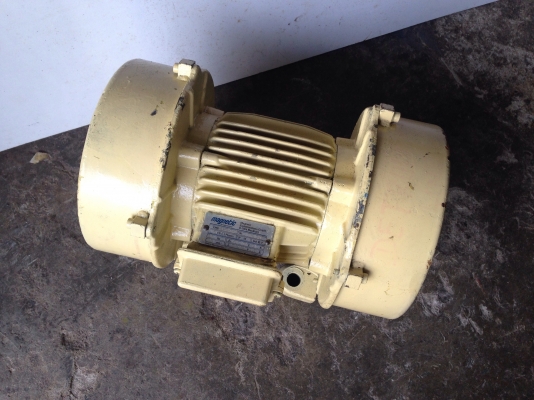 ขายมอเตอร์สั่น-เขย่า Magnetic 1/3HP. 380V made in Germany รุ่นตุ้มใหญ่ สั่นแรงมาก สภาพดี พร้อมใช้งาน ขายมอเตอร์สั่น-เขย่า Magnetic 1/3HP. 380V made in Germany รุ่นตุ้มใหญ่ สั่นแรงมาก สภาพดี พร้อมใช้งาน