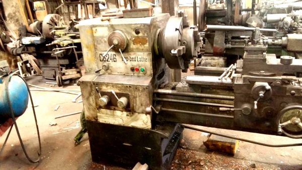 แท่นกลึง รุ่นหนัก 6 ฟุต 3 เพลา เกียร์บล็อก สภาพสวยๆๆ ด่วนๆๆ  150,000