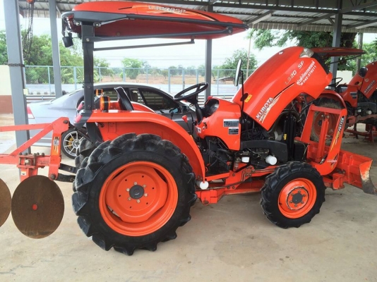 ขาย L3208SP รถปี57 ชั่วโมงการทำงาน 521ชั่วโมง สภาพสวย เกียร์แน่น พร้อมใช้งาน  พร้อมผานหน้า+ผานหลัง ตราช้าง สนใจ 084-5486359