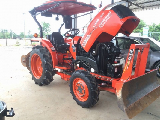 ขาย L3208SP รถปี57 ชั่วโมงการทำงาน 521ชั่วโมง สภาพสวย เกียร์แน่น พร้อมใช้งาน  พร้อมผานหน้า+ผานหลัง ตราช้าง สนใจ 084-5486359