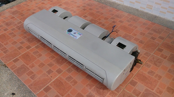 ขายตู้แอร์แขวนฟอมูล่าหน้าปรับได้แบบสี่ช่อง