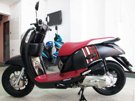 โอนฟรี) ขาย Honda Scoopy I ตัวTOP ล้อแม็ก ปลายปี 2015 ไมล์แท้ 3014 กม เครื่องหัวฉีดประหยัดน้ำมัน  สภาพสวยเดิมๆ มีกุญแจแท้ 2 ดอก