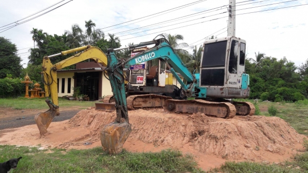 แพคคู่  แม็คโครรุ่น SK45  ยันม่าB45  ราคา550,000 บาท ต้องการขายด่วนครับ