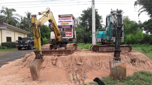 แพคคู่  แม็คโครรุ่น SK45  ยันม่าB45  ราคา550,000 บาท ต้องการขายด่วนครับ