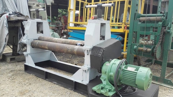 ** Sold ** เครื่องม้วนประกอบใหม่ 100\% ขนาด 4 ฟุต เพลาตันม้วนหนา 12 มม.เกียร์ Sumitomo 5 HP 380V เอางานมาเทสก่อนได้!!