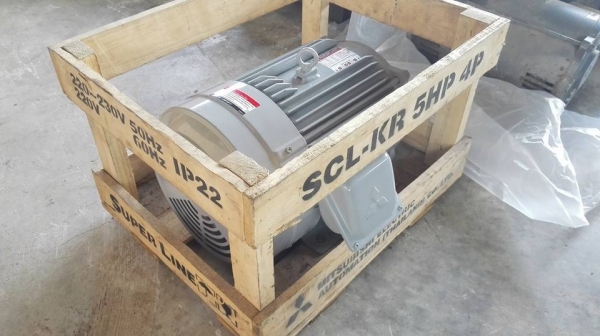 ** SOLD ** มอเตอร์ Mitsubishi 5 HP 220V ของใหม่ 100\% อยู่ในลังไม่เคยโดนไฟ!!