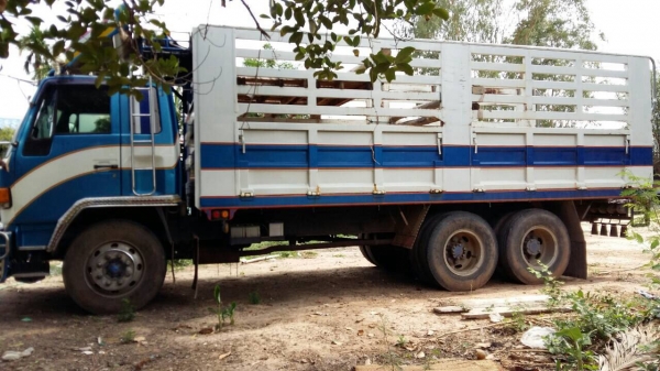 ขาย595000บาท อีซูซุร็อก10ล้อเพลาเดียว เครื่อง175แรง สภาพสวยพร้อมใช้ ขาย595000บาท อีซูซุร็อก10ล้อเพลาเดียว เครื่อง175แรง สภาพสวยพร้อมใช้