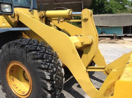 Komatsu WA300-3E เก่าญี่ปุ่น สภาพดีพร้อมใช้งาน โทร.090-986-2521 อ๊อบ Komatsu WA300-3E เก่าญี่ปุ่น สภาพดีพร้อมใช้งาน โทร.090-986-2521 อ๊อบ