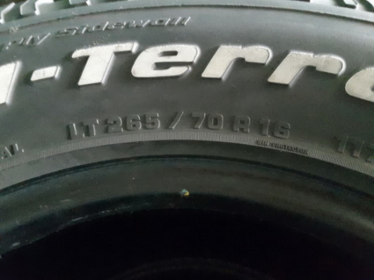 BF All USA. 265/70/16 ปลายปี11 สภาพดี 1ชุด BF All USA. 265/70/16 ปลายปี11 สภาพดี 1ชุด