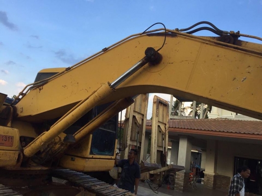 รถแบคโฮ PC200-7 ปี 2005 ทำงานนาน 20900 ชม. เอกสารเล่มทะเบียนพร้อม รถสวยเต็ม