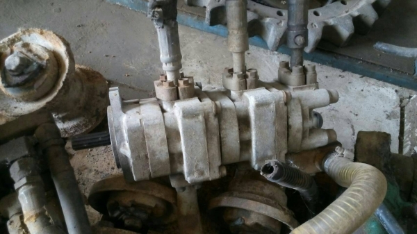 ขายปั๊มไฮดลิกดิ์ 3ตอนใส่รถแมคโค PC-30-6เฟือง 11ฟัน ของเก่าญี่ปุ่นสินค้ารับประกัน