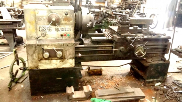 แท่นกลึง รุ่นหนัก รูเพลา 3 นิ้ว 6 ฟุต 3 เพลา เกียร์บล็อก สภาพสวยๆ พร้อมใช้งาน 150,000