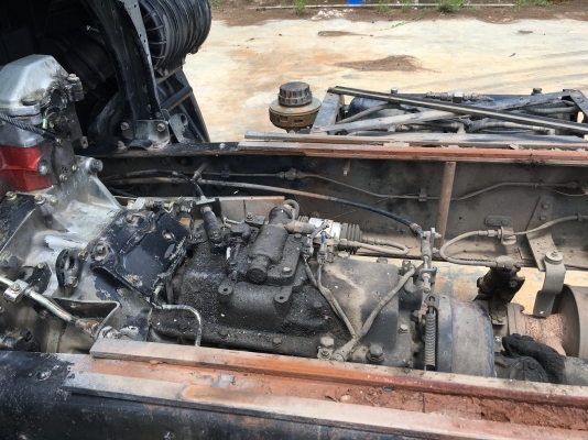 ขายด่วนเมกก้าเพลาเดียวหัวคัสซี.220แรงปี46 สภาพสวย คัสซีสวยไม่บวมไม่ผุ เครื่องเกียร์เดิม ช่วงล่างสวยไม่ช้ำ