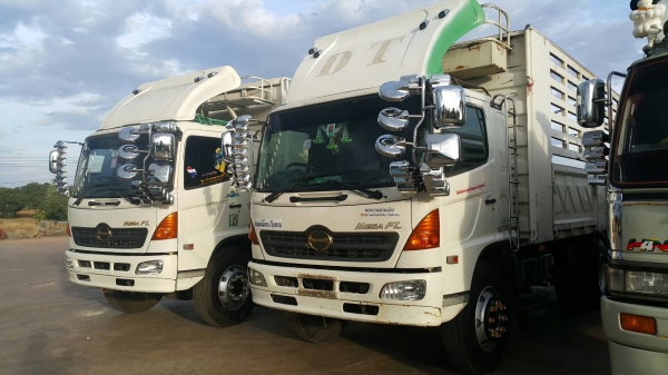 ขายด่วนเมกก้าเพลาเดียวหัวคัสซี.220แรงปี46 สภาพสวย คัสซีสวยไม่บวมไม่ผุ เครื่องเกียร์เดิม ช่วงล่างสวยไม่ช้ำ