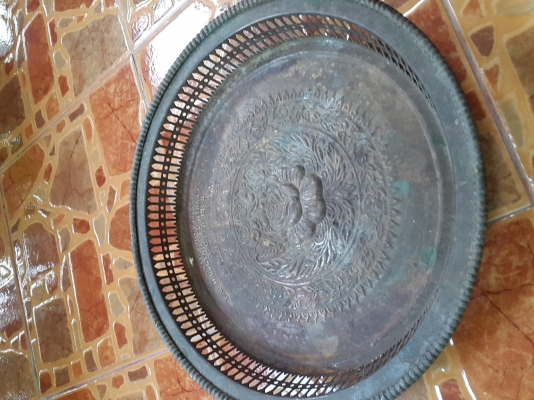 ถาดทองเหลือง ลายดอกกุหลาบ 12 นิ้ว ใบละ 1,300 กะทะทองเหลือง 7 นิ้ว หนาๆๆ เบอร์ 9 ใบละ 1,200