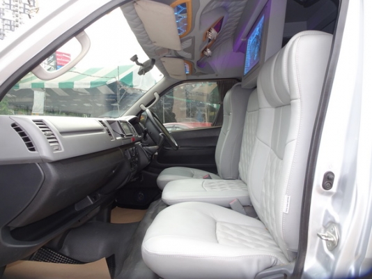 TOYOTA COMMUTER 2.5D4D MT ปี 2010