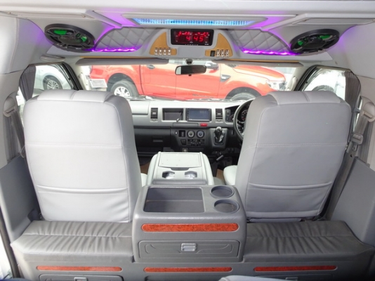 TOYOTA COMMUTER 2.5D4D MT ปี 2010