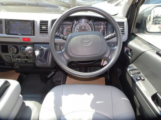 TOYOTA COMMUTER 2.5D4D MT ปี 2011