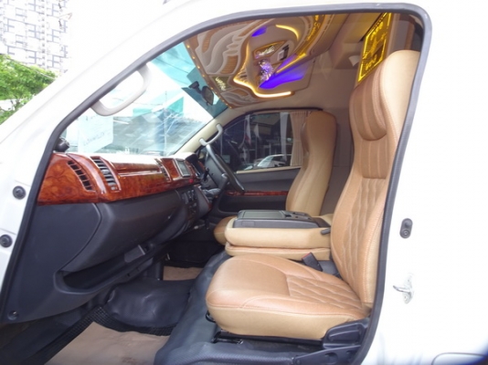 TOYOTA COMMUTER 2.5D4D MT ปี 2013