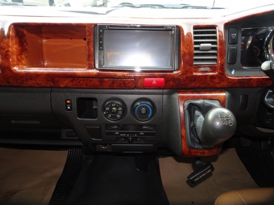 TOYOTA COMMUTER 2.5D4D MT ปี 2013