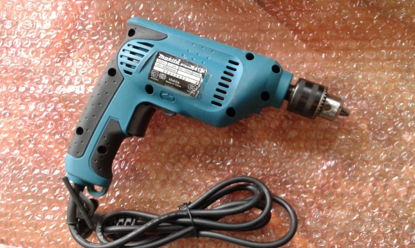 ขายสว่าน Makita 6412 1,200 บาทพร้อมส่งพัสดุลงทะเบียนฟรี
