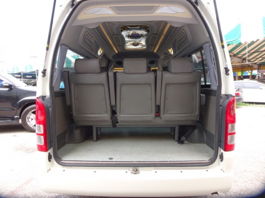 TOYOTA HIACE COMMUTER 2.5D4D MT ปี2011 TOYOTA HIACE COMMUTER 2.5D4D MT ปี2011