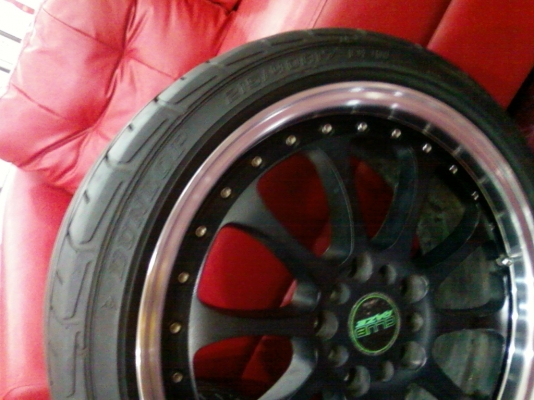 MAX LENSO  BLACK HOG5รู100และ5ู114 ขอบ 17 นิ้ว กว้าง 7นิ้ว พร้อมยางDUNLOP