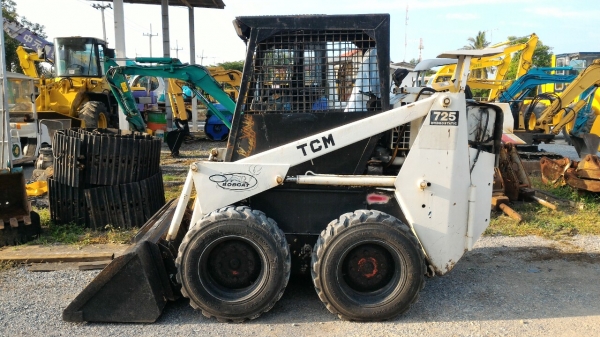 รถตัก BOBCAT 725 เครื่องยนต์ 4สูบดีเซล เก่าญี่ปุ่น สภาพดี พร้อมใช้งาน โทร.090-986-2521 อ๊อบ