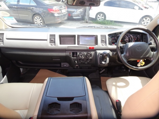 TOYOTA COMMUTER 2.5D4D MT ปี 2014