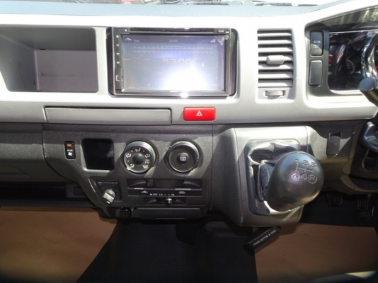 TOYOTA COMMUTER 2.5D4D MT ปี 2014