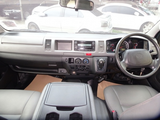 TOYOTA COMMUTER 2.5D4D MT ปี 2013