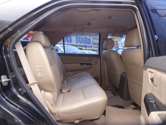 TOYOTA FORTUNER 3.0V 4WD AT ปี2011