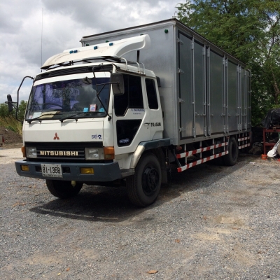 ขายด่วนรถ 6 ล้อตู้ 10 บาน