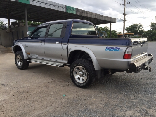 ขาย MITSUBISHI GRANDIS 4WD ปี2003