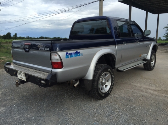 ขาย MITSUBISHI GRANDIS 4WD ปี2003