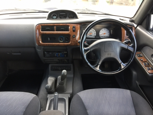 ขาย MITSUBISHI GRANDIS 4WD ปี2003