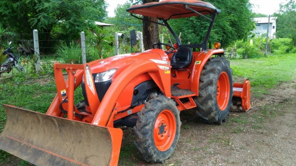 ขายรถไถคูโบต้า L4708 เครื่องแน่น แห้งไม่มีเยิ้ม พร้อมใช้งานทันที มีอุปกรณ์ 3 อย่าง ดันหน้า โรตารี่ จาน6