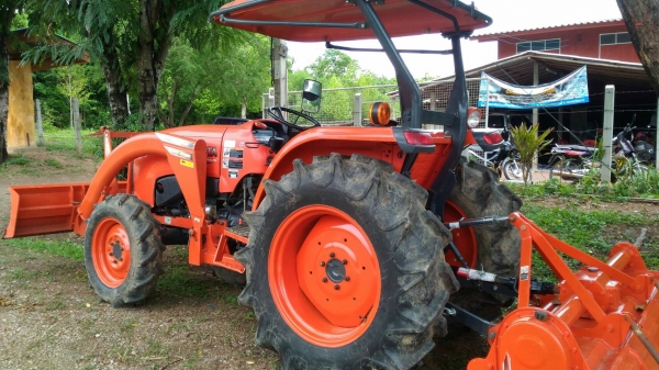 ขายรถไถคูโบต้า L4708 เครื่องแน่น แห้งไม่มีเยิ้ม พร้อมใช้งานทันที มีอุปกรณ์ 3 อย่าง ดันหน้า โรตารี่ จาน6