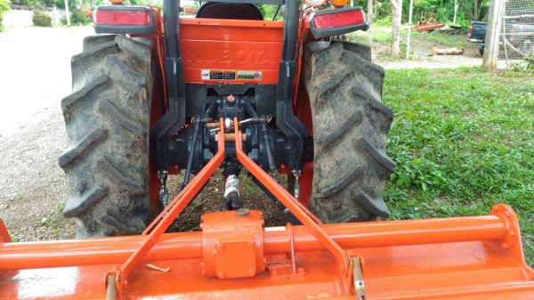 ขายรถไถคูโบต้า L4708 เครื่องแน่น แห้งไม่มีเยิ้ม พร้อมใช้งานทันที มีอุปกรณ์ 3 อย่าง ดันหน้า โรตารี่ จาน6