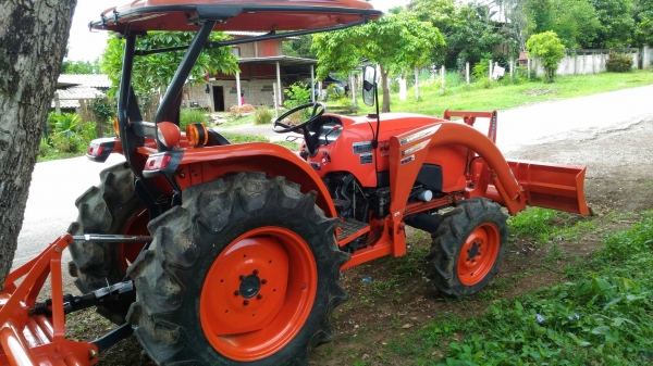 ขายรถไถคูโบต้า L4708 เครื่องแน่น แห้งไม่มีเยิ้ม พร้อมใช้งานทันที มีอุปกรณ์ 3 อย่าง ดันหน้า โรตารี่ จาน6