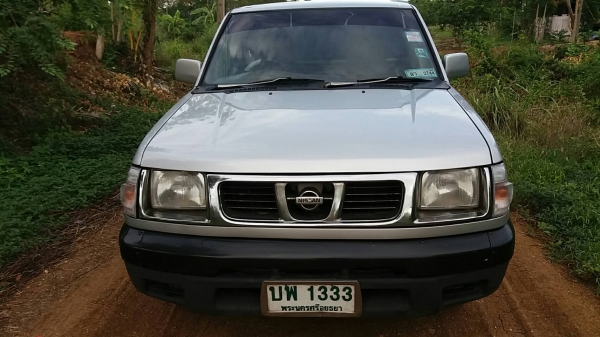 รถนิสสันปี2000 เครื่องดี แชสชีสวย เสริมแหนบ ยางดีสี่เส้นพร้อมยางอะไหล่ มีแมกไลเนอร์ พวงมาลัยเพาเวอร์ แอร์เย็น สีสวยทั้งคัน รถพร้อมใช้มาก ขาย130000 ราคาต่อรองได้ หรือดาวน์ 10000 ออกรถได้ครับ