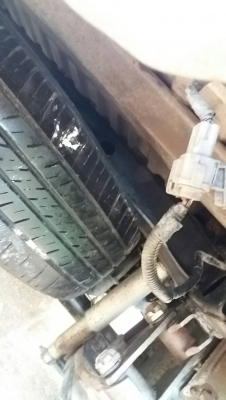 รถนิสสันปี2000 เครื่องดี แชสชีสวย เสริมแหนบ ยางดีสี่เส้นพร้อมยางอะไหล่ มีแมกไลเนอร์ พวงมาลัยเพาเวอร์ แอร์เย็น สีสวยทั้งคัน รถพร้อมใช้มาก ขาย130000 ราคาต่อรองได้ หรือดาวน์ 10000 ออกรถได้ครับ