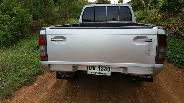 รถนิสสันปี2000 เครื่องดี แชสชีสวย เสริมแหนบ ยางดีสี่เส้นพร้อมยางอะไหล่ มีแมกไลเนอร์ พวงมาลัยเพาเวอร์ แอร์เย็น สีสวยทั้งคัน รถพร้อมใช้มาก ขาย130000 ราคาต่อรองได้ หรือดาวน์ 10000 ออกรถได้ครับ