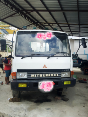 ขายรถบรรทุก 10 ล้อเทรลเลอร์ MITSUBISHI FN527MA 195 แรงม้า 2 เพลา ตัวถังต่อเหล็กบีม ราคา 630000