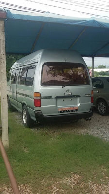 รถตู้หลังคาสูง