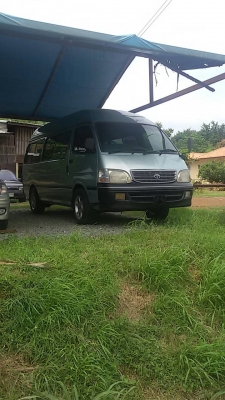 รถตู้หลังคาสูง