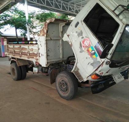 หกล้อ ฮีโน่ FB112WO4D117ดั้มสามมิต5คิว สภาพดีคู่เดิมสวยสีเดิมพร้อมใช้ รถห้างแท้ ทะเบียนพร้อมโอน