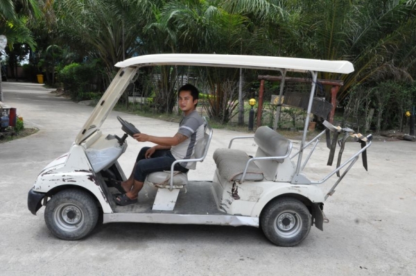 ขายรถกอล์ฟ sanyo4ที่นั่ง สภาพเดิมๆจากญีปุ่นยังไม่เคยใช้ในไทย35,000เท่านั้น ขายรถกอล์ฟ sanyo4ที่นั่ง สภาพเดิมๆจากญีปุ่นยังไม่เคยใช้ในไทย35,000เท่านั้น